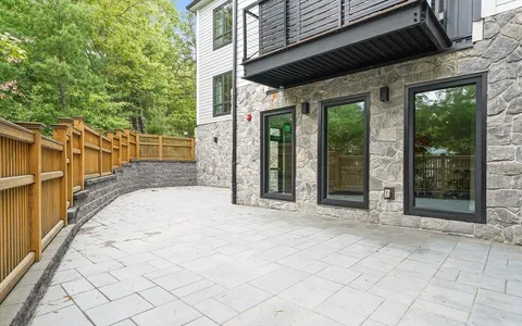 $2,600,000 | 148 Weston Road, Unit 304, Wellesley, MA 02482