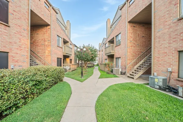 $1,750 | 2023 Gentryside Drive, Unit 204, Houston, TX 77077