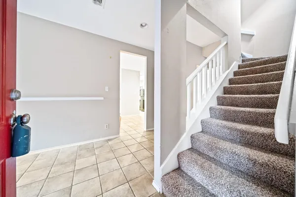 $1,750 | 2023 Gentryside Drive, Unit 204, Houston, TX 77077