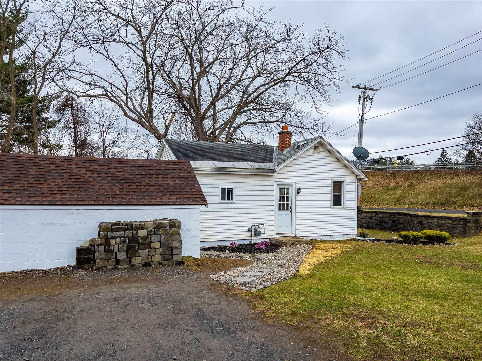 100 Evans Road Rotterdam, NY 12306 - Photo 2 of 24 Photo 2