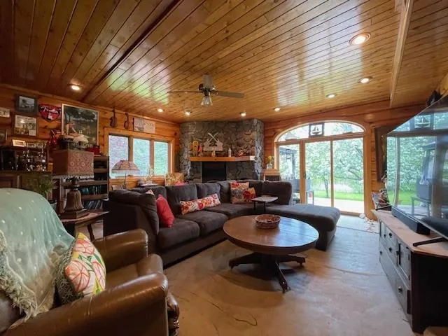 $639,900 | 1735 Hwy 12 Two Harbors, Two Harbors, MN 55616