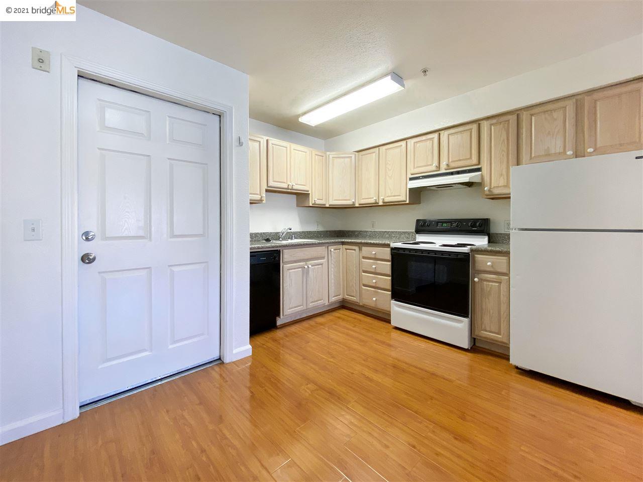 485 8th Street, Unit 301 Oakland, CA 94607 - Photo 2 of 13