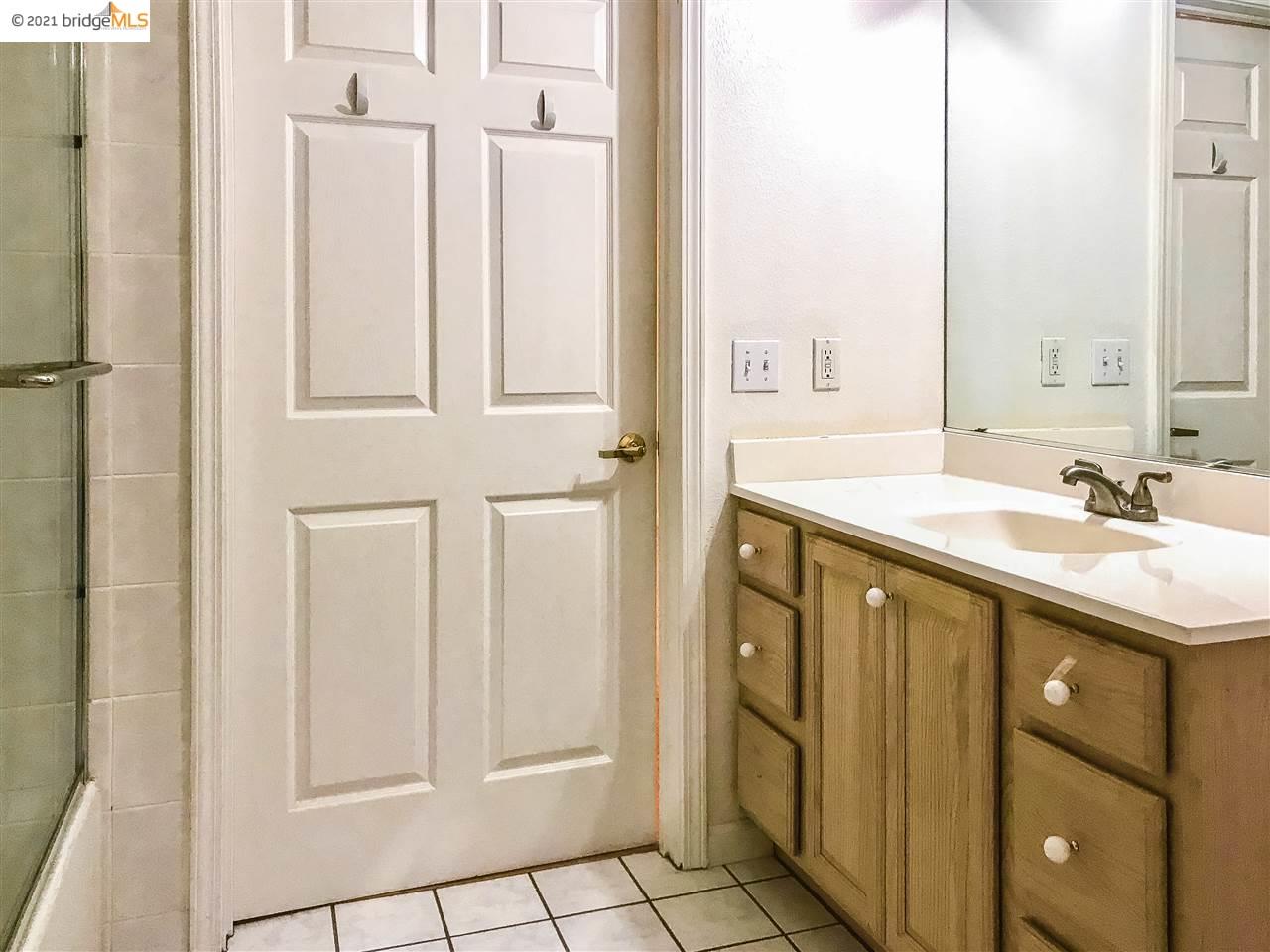 485 8th Street, Unit 301 Oakland, CA 94607 - Photo 12 of 13