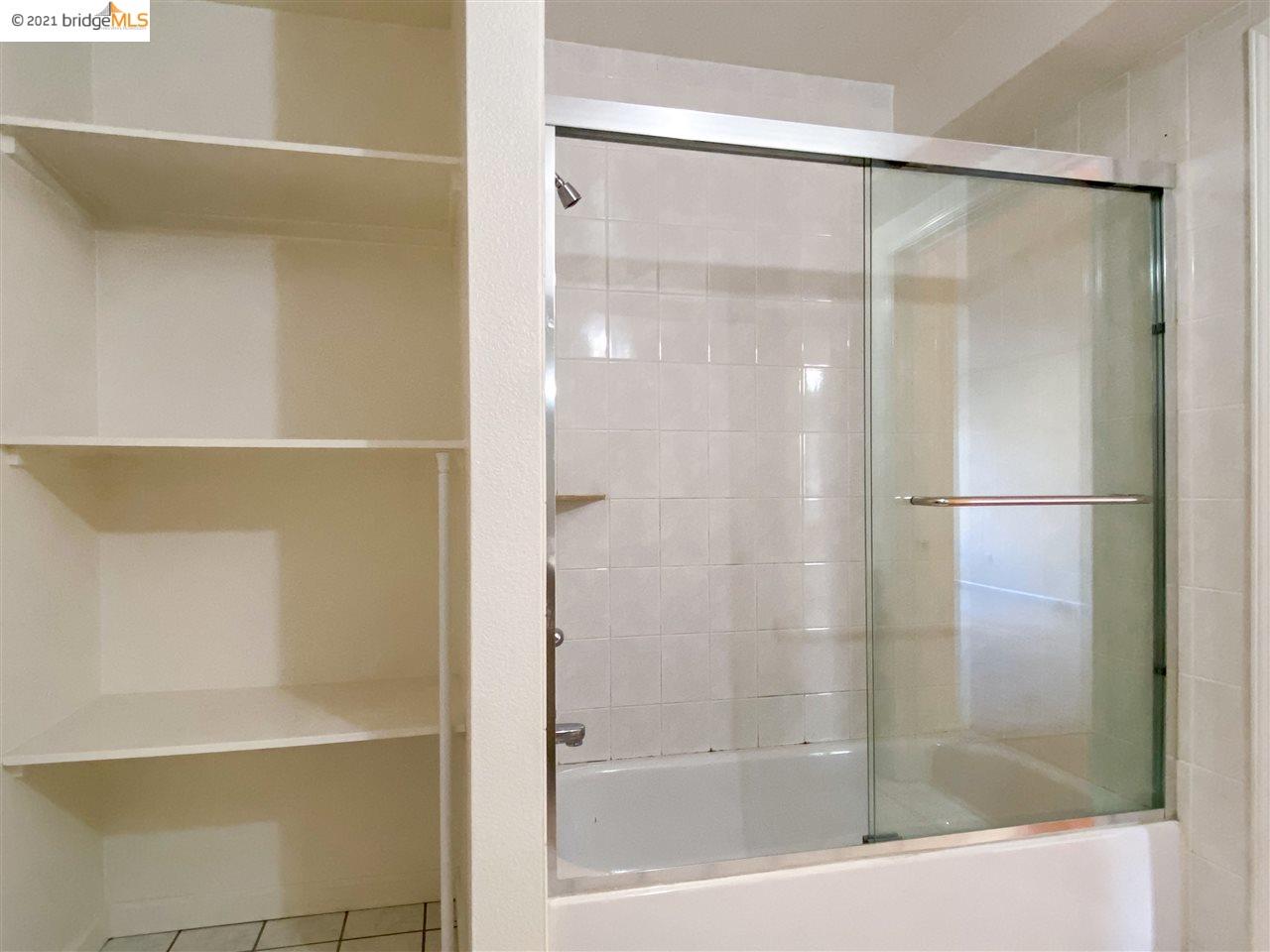 485 8th Street, Unit 301 Oakland, CA 94607 - Photo 5 of 13