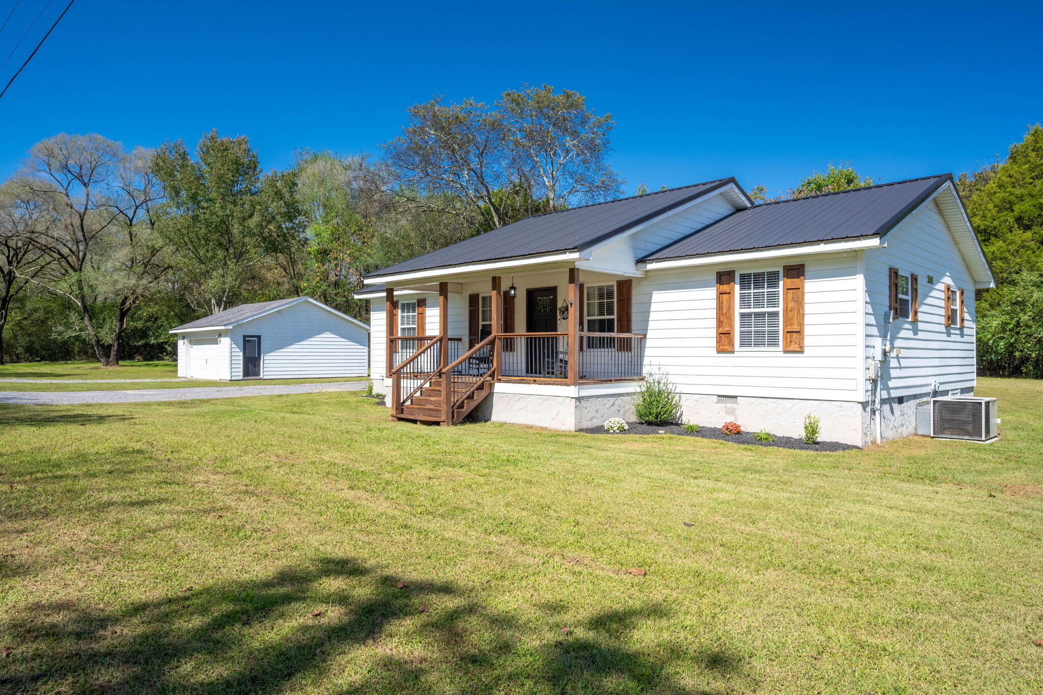 381 Harmon Drive Dunlap, TN 37327 - Photo 2 of 34 2-web-or-mls-DSC_0715