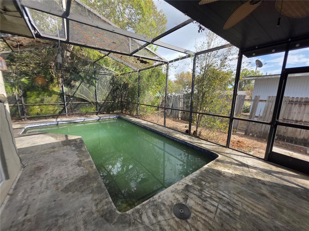 1015 Rhodes Avenue Sarasota, FL 34237 - Photo 15 of 17