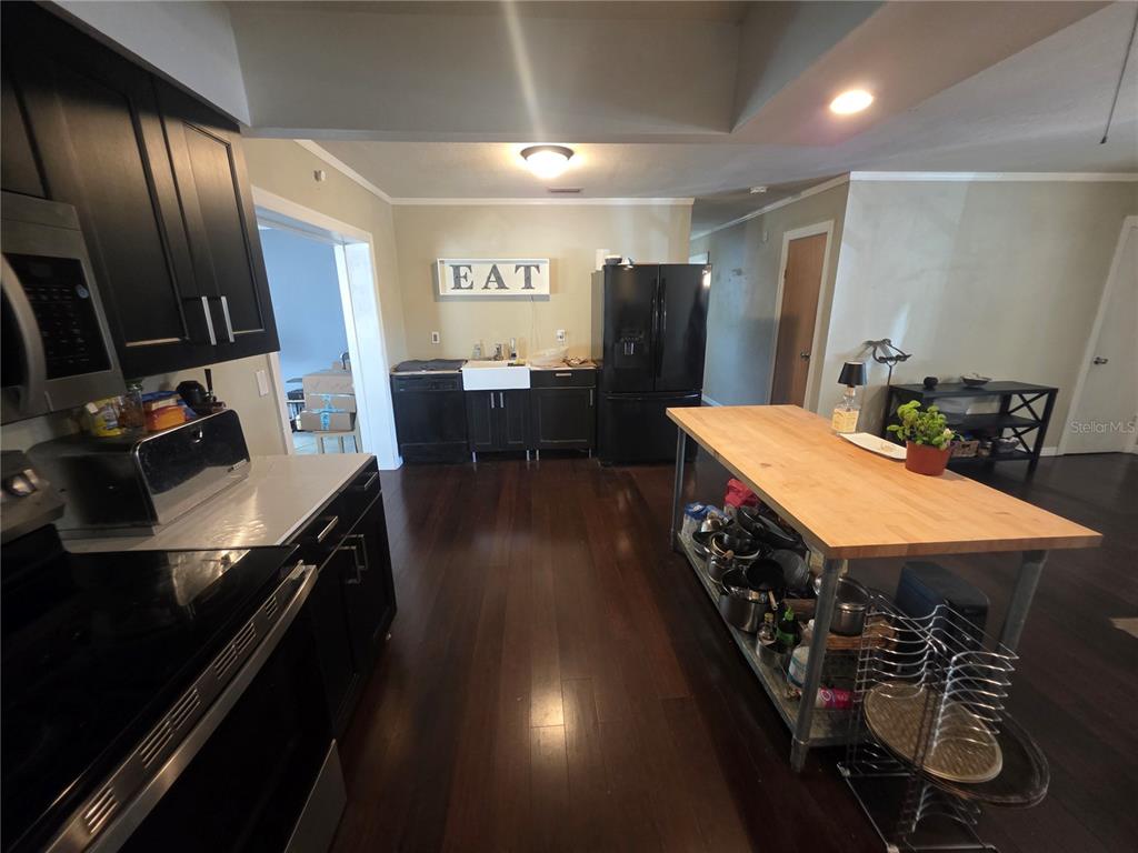 1015 Rhodes Avenue Sarasota, FL 34237 - Photo 16 of 17