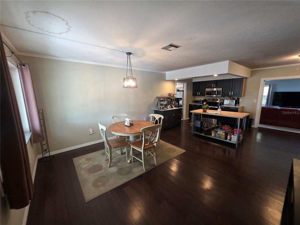 1015 Rhodes Avenue Sarasota, FL 34237 - Photo 3 of 17