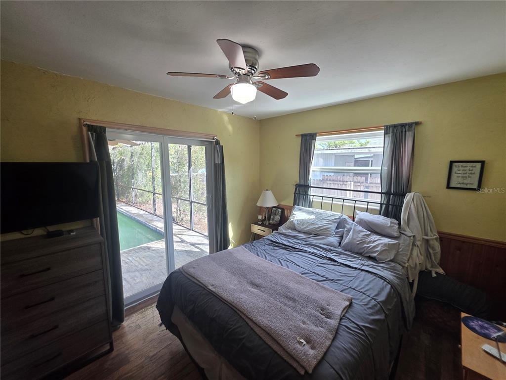 1015 Rhodes Avenue Sarasota, FL 34237 - Photo 6 of 17