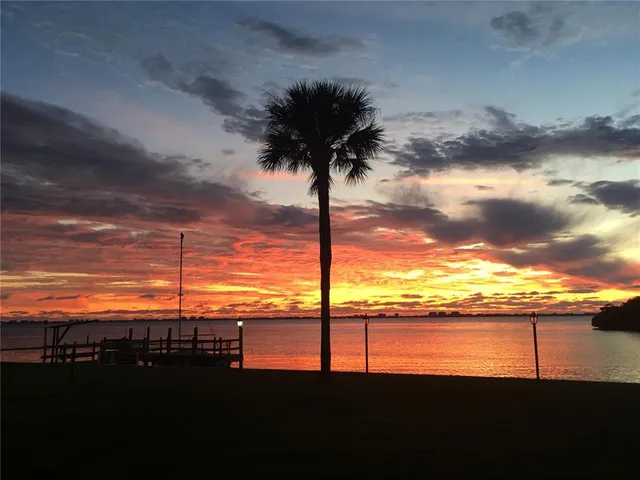 $2,000,000 | 7318 Westmoreland Drive, Sarasota, FL 34243