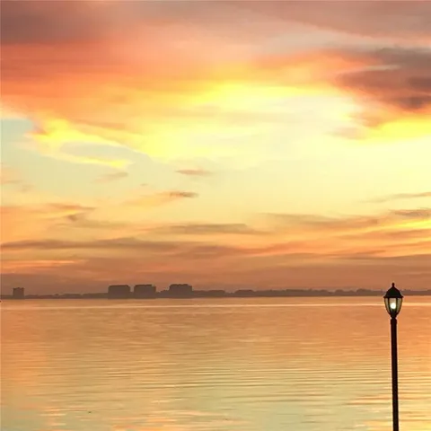 $2,000,000 | 7318 Westmoreland Drive, Sarasota, FL 34243