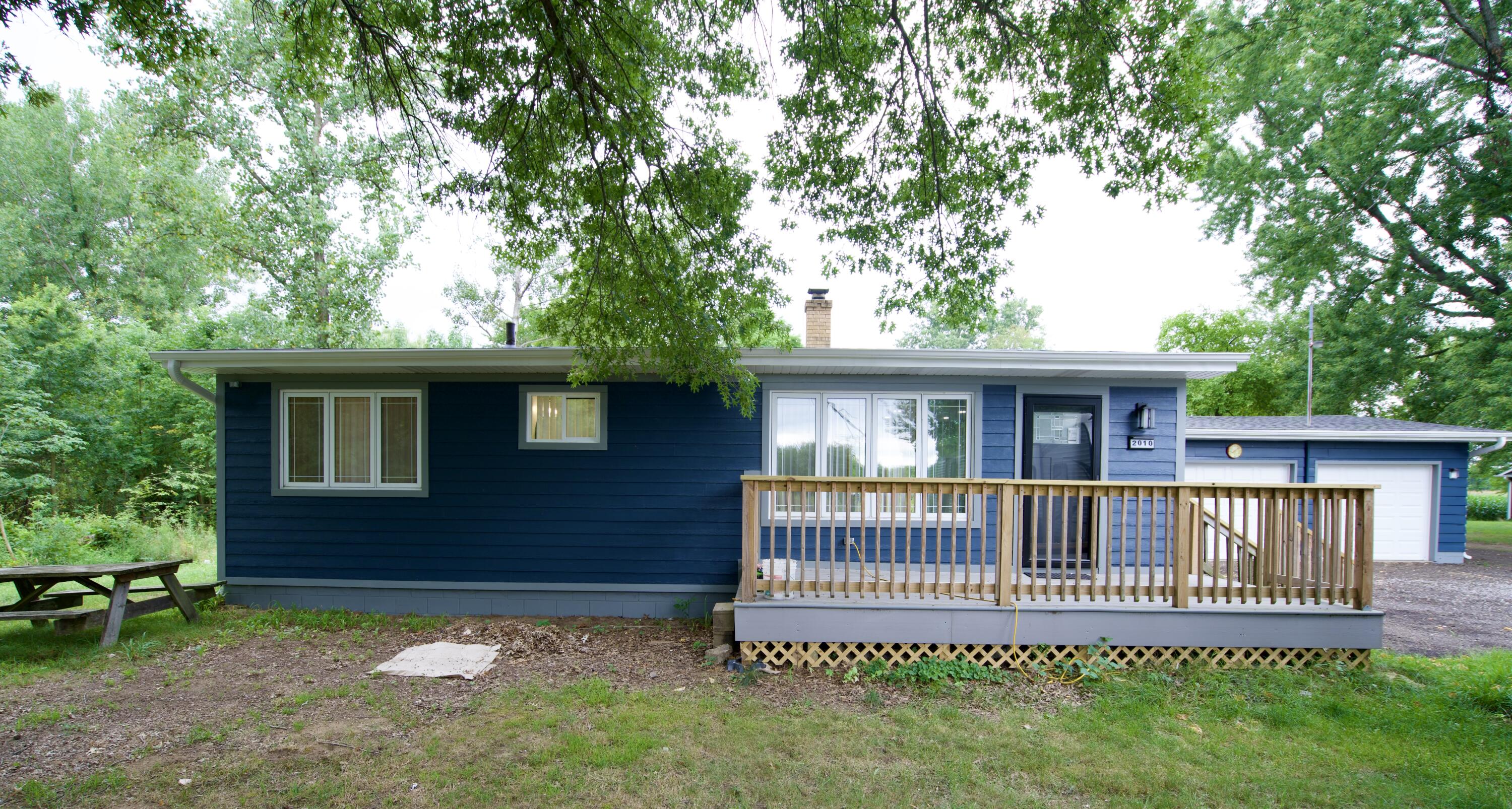 2010 South Benton Center Road Benton Harbor, MI 49022 - Photo 1 of 32 A7409074