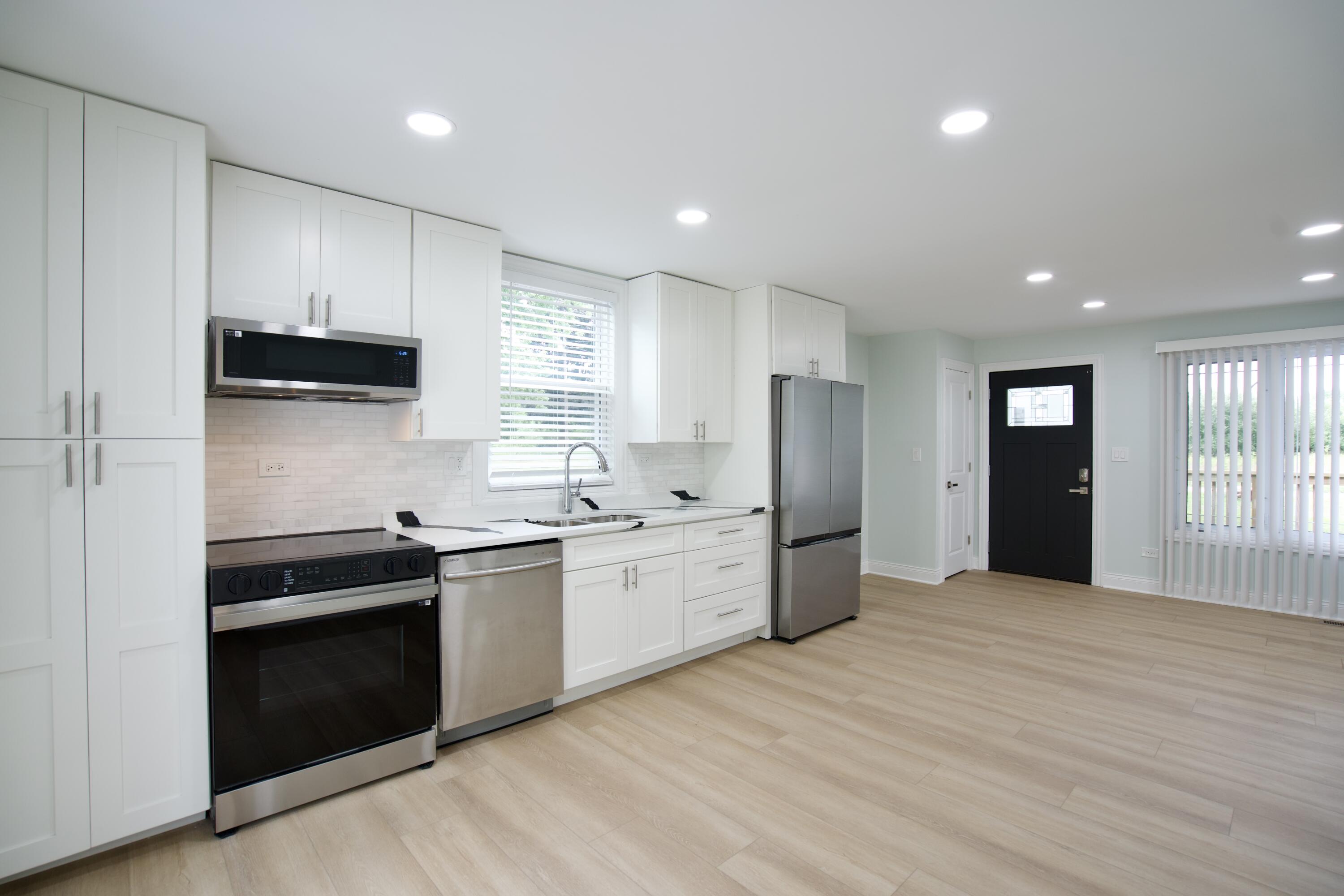 2010 South Benton Center Road Benton Harbor, MI 49022 - Photo 11 of 32 A7409102