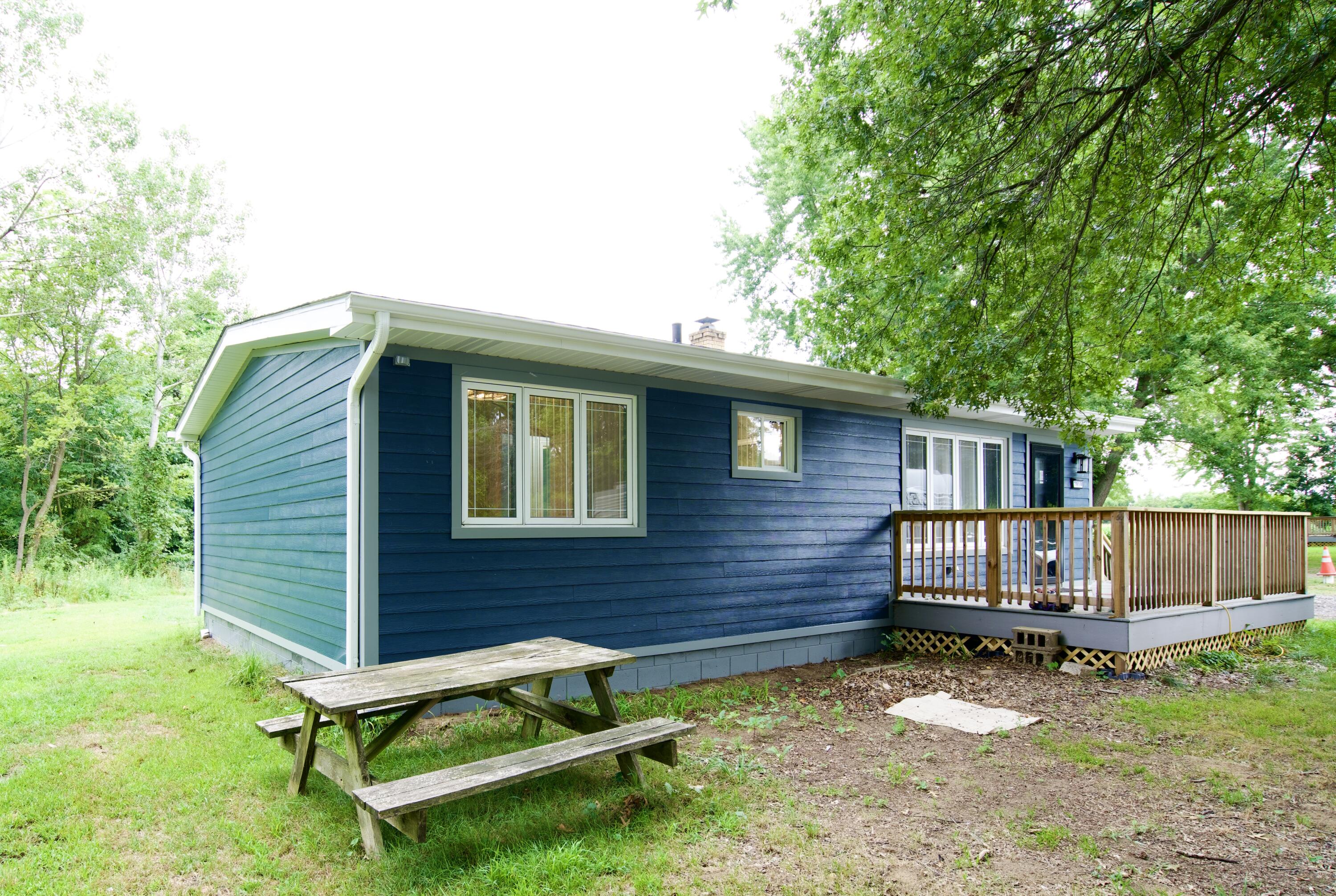 2010 South Benton Center Road Benton Harbor, MI 49022 - Photo 2 of 32 A7409076