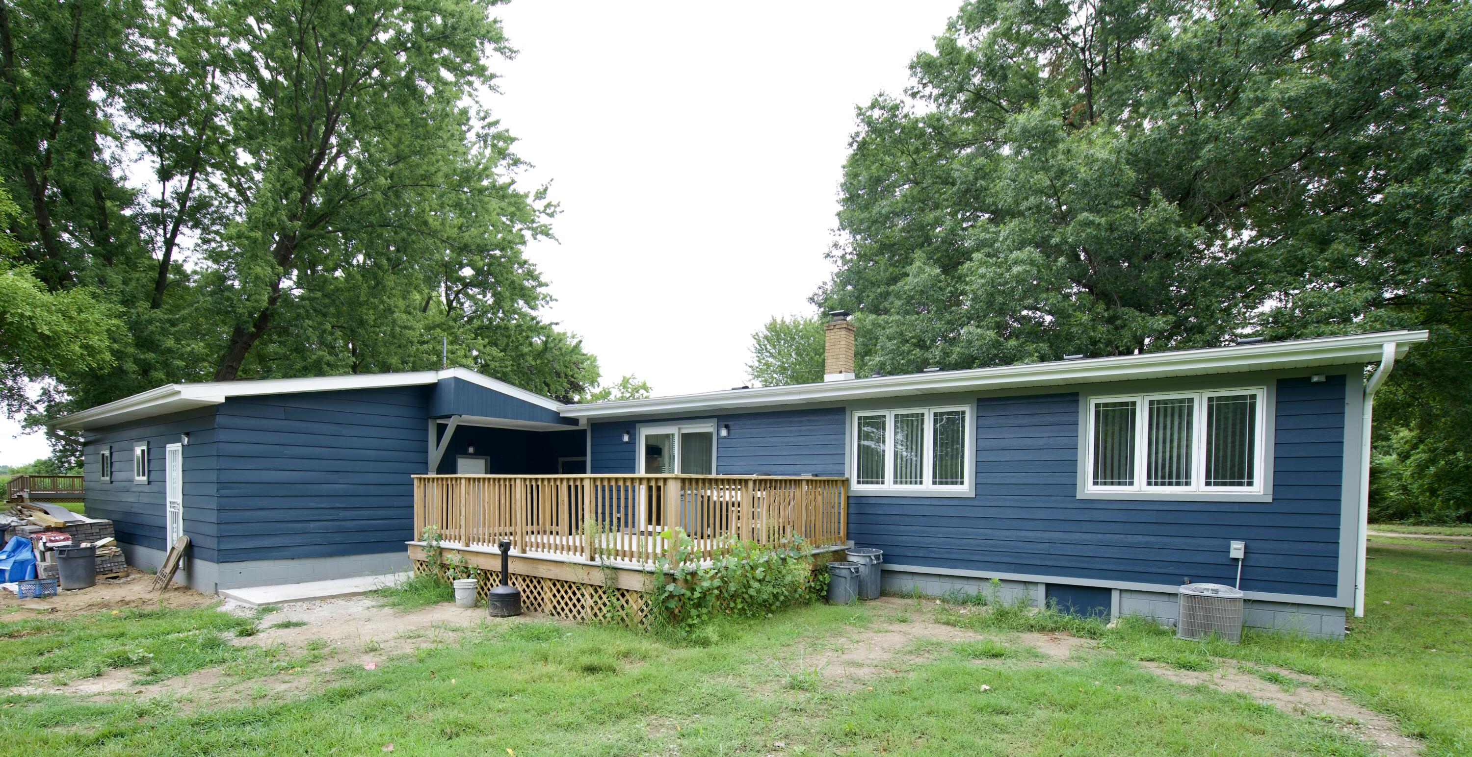 2010 South Benton Center Road Benton Harbor, MI 49022 - Photo 21 of 32 A7409077