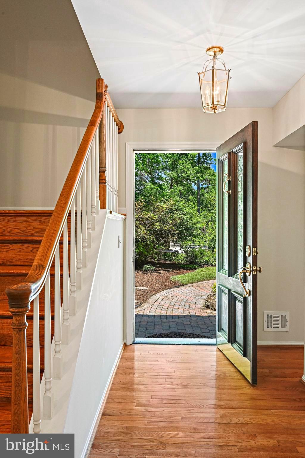 11311 Handlebar Road Reston, VA 20191 - Photo 8 of 78 Please Come In!