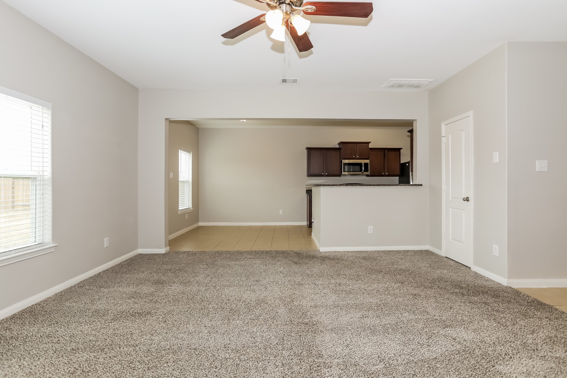 20718 Round Key Drive Hockley, TX 77447 - Photo 4 of 15