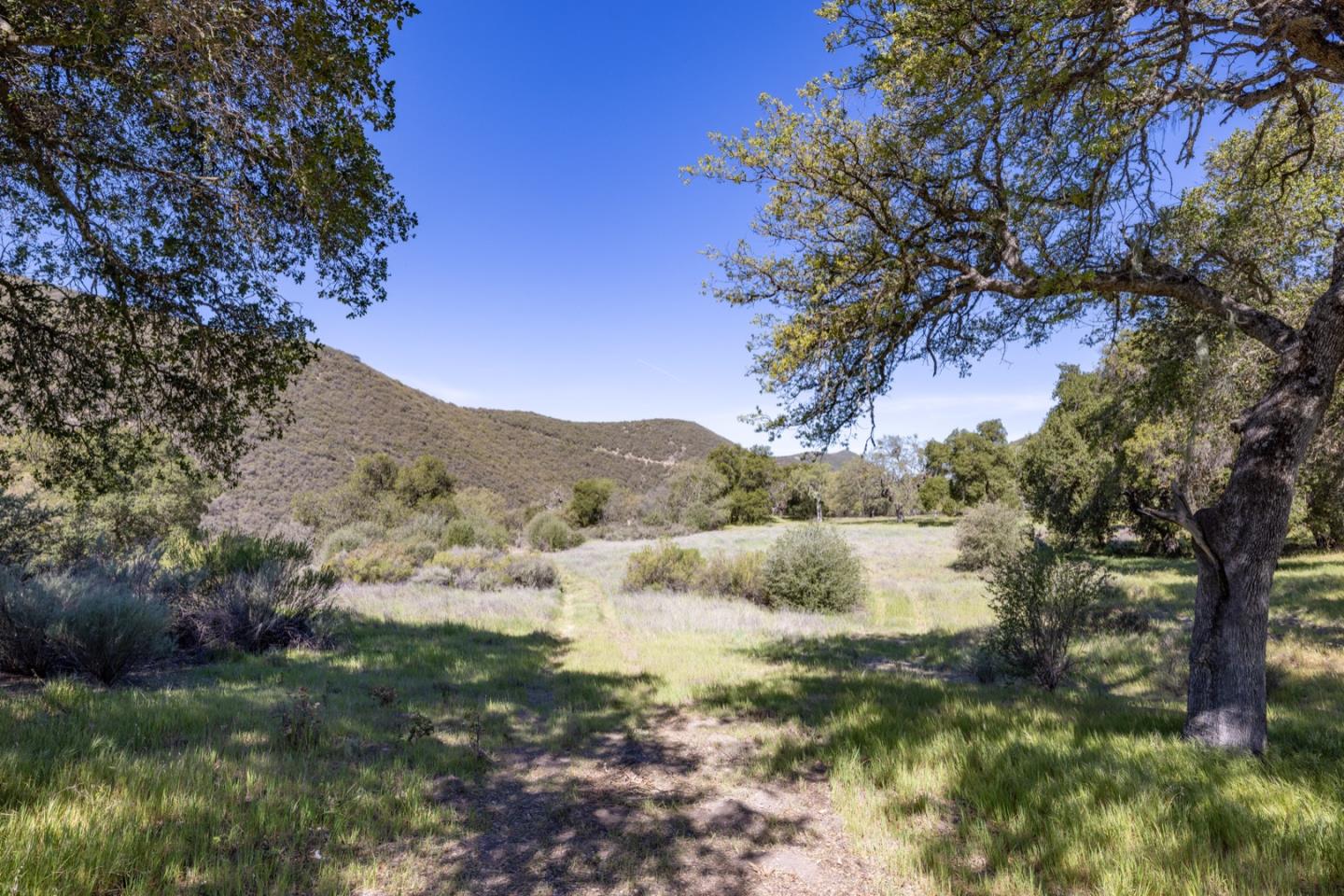 43515 East Carmel Valley Road Greenfield, CA 93927 - Photo 27 of 38