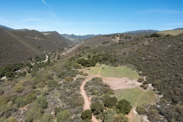 $875,000 | 43515 East Carmel Valley Road, Greenfield, CA 93927