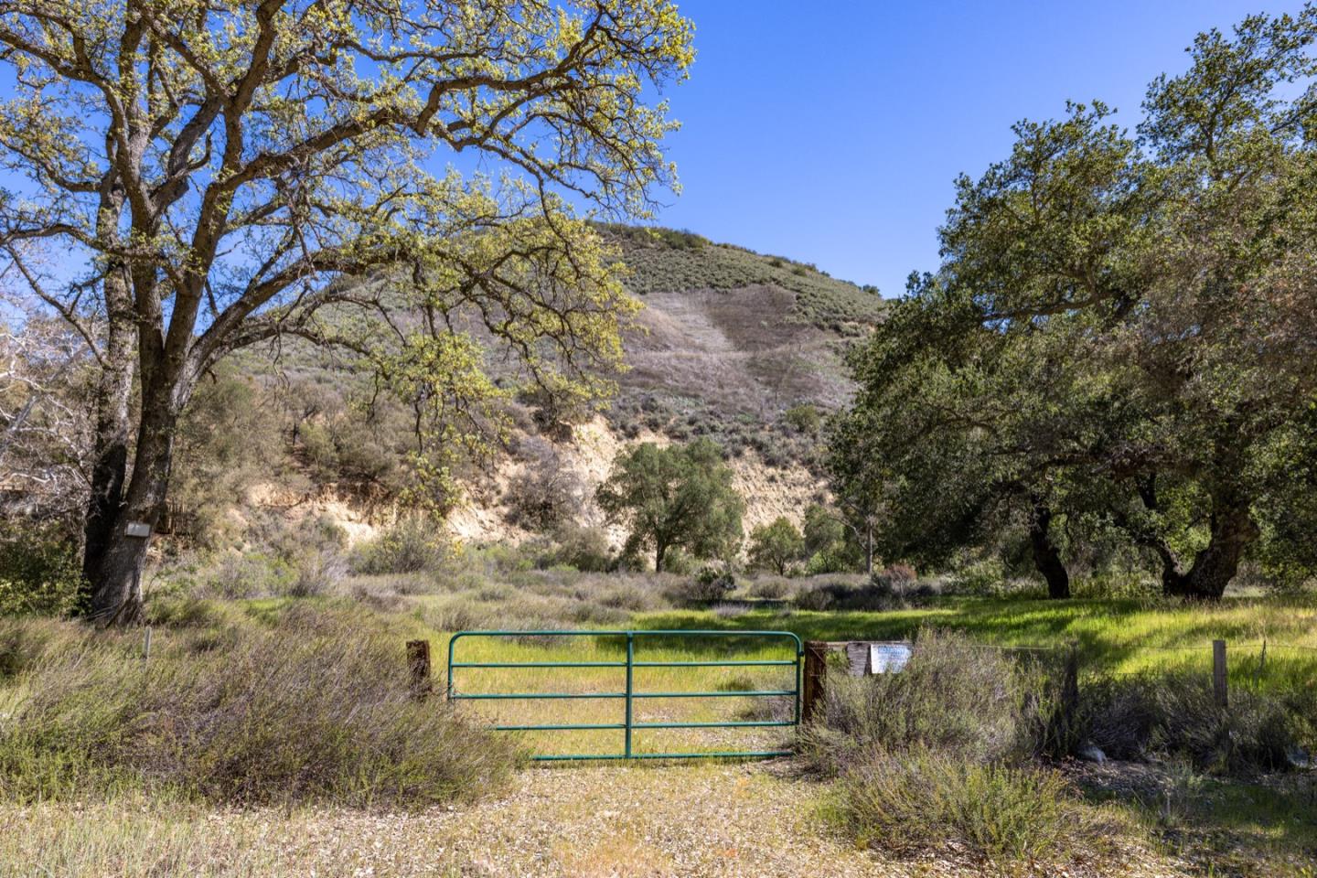 43515 East Carmel Valley Road Greenfield, CA 93927 - Photo 4 of 38 a view of park bench