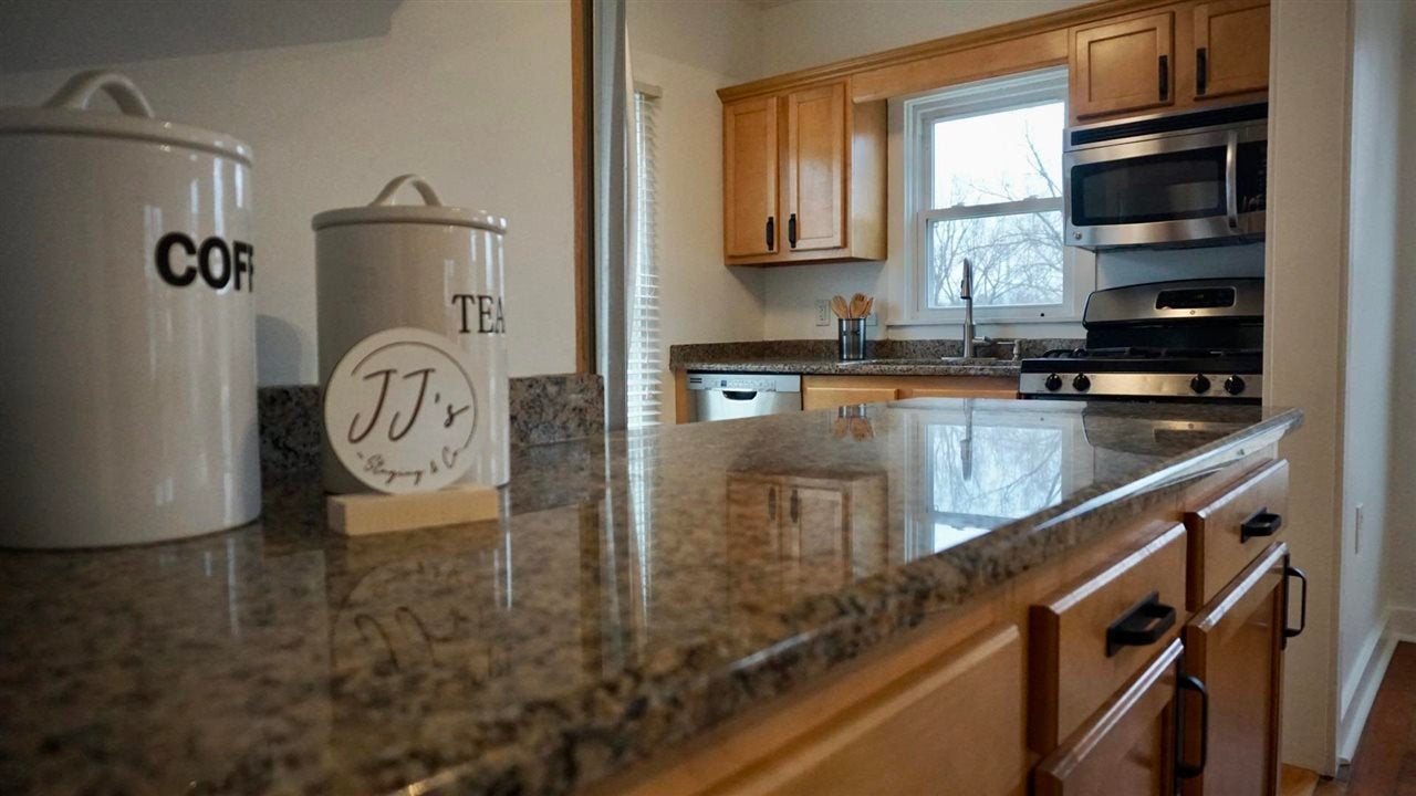 1613 Prairie Du Chien Road Iowa City, IA 52245 - Photo 17 of 32 Gallery Image 17