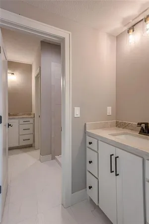 $830,000 | 2615 Northeast 91st Place, Kansas City, MO 64156