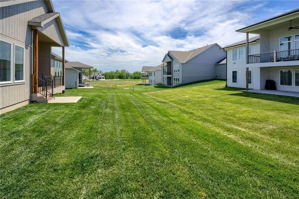 $830,000 | 2615 Northeast 91st Place, Kansas City, MO 64156