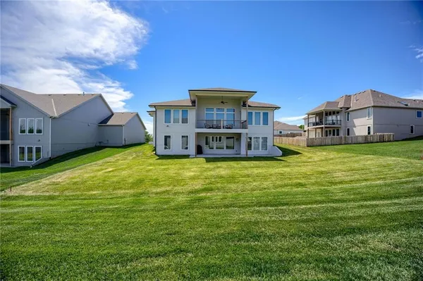 $830,000 | 2615 Northeast 91st Place, Kansas City, MO 64156