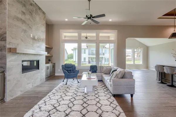 $830,000 | 2615 Northeast 91st Place, Kansas City, MO 64156