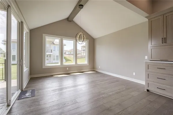$830,000 | 2615 Northeast 91st Place, Kansas City, MO 64156
