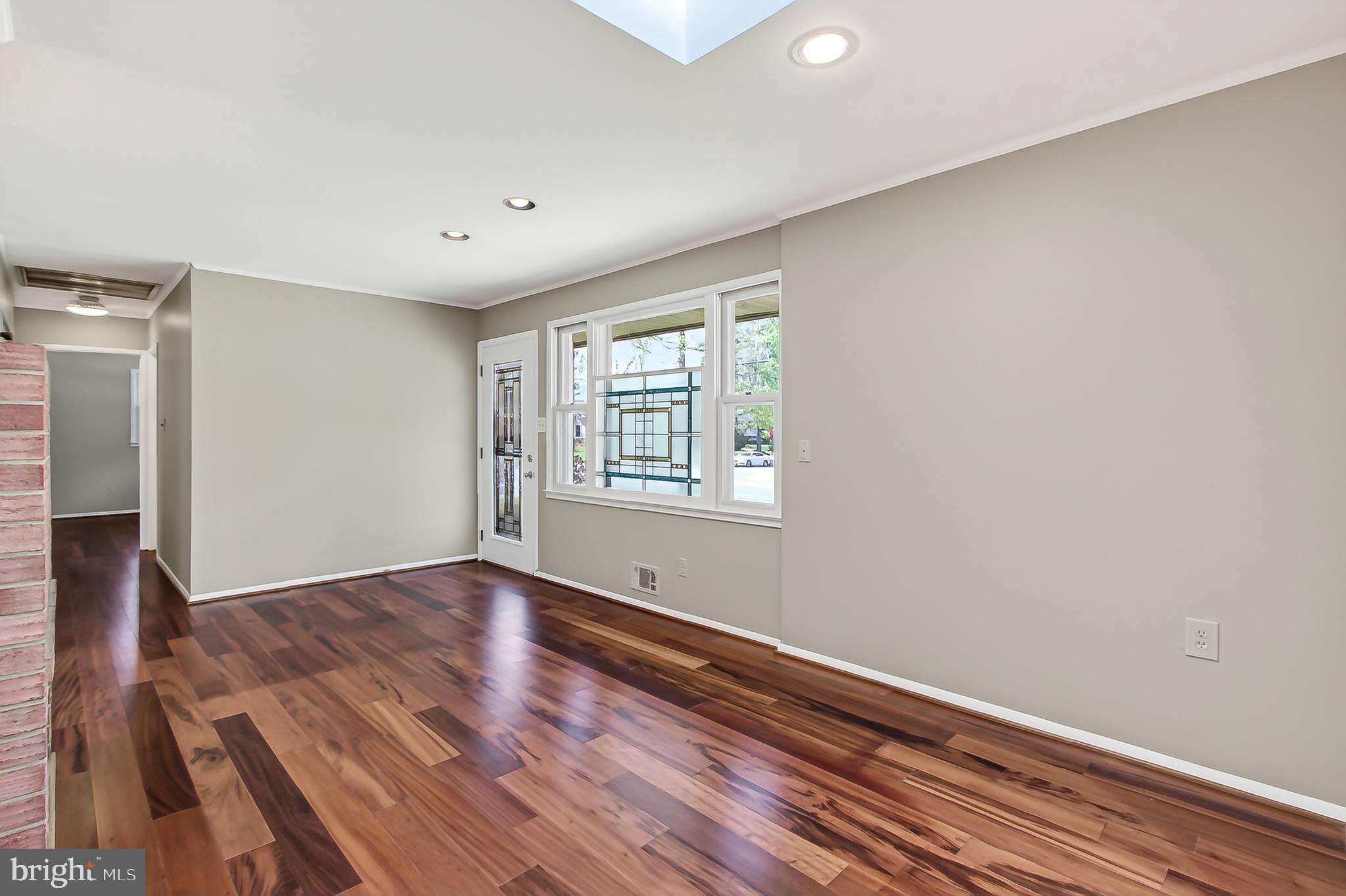 5509 Inverchapel Road Springfield, VA 22151 - Photo 4 of 34