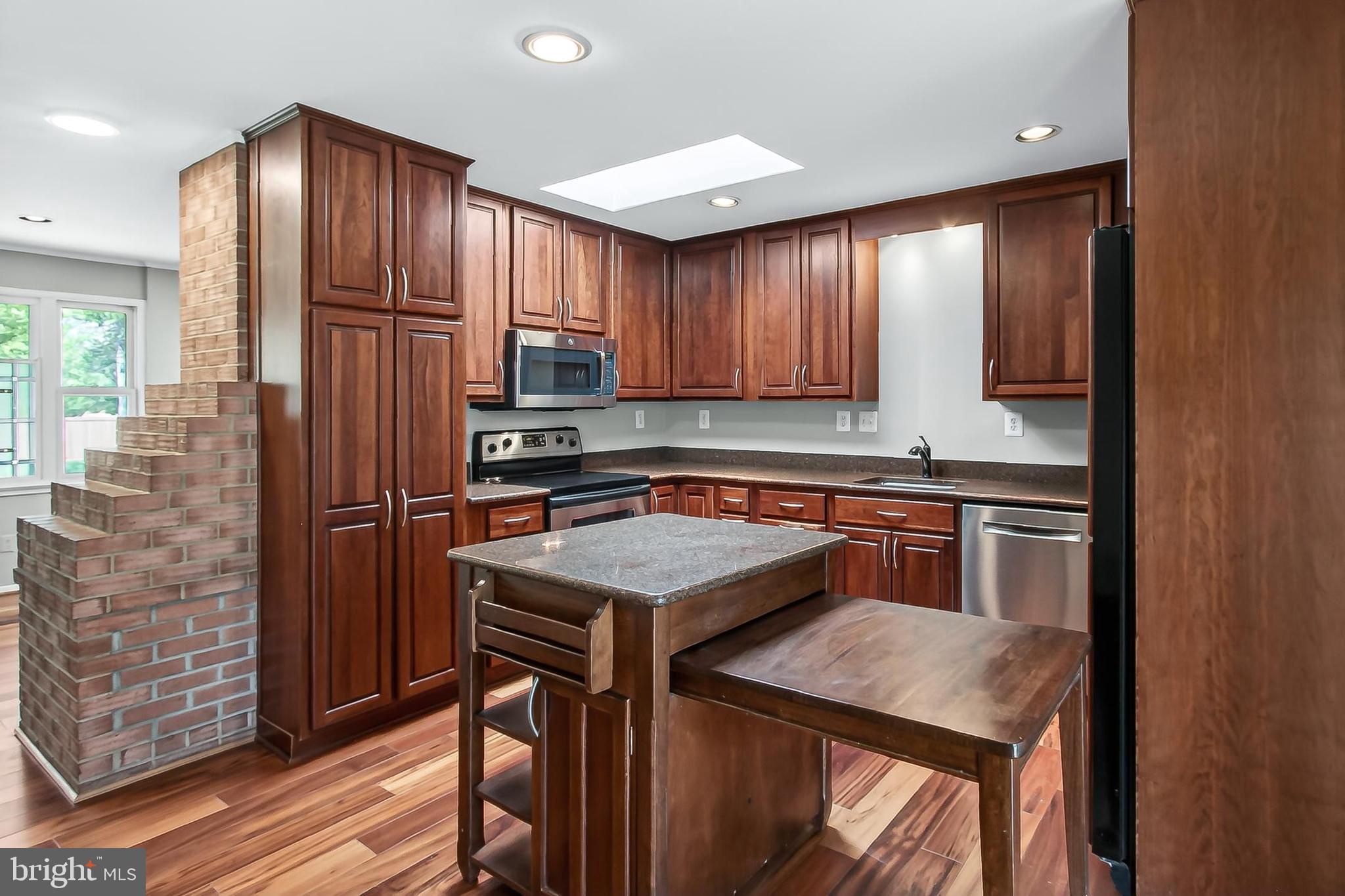 5509 Inverchapel Road Springfield, VA 22151 - Photo 10 of 34