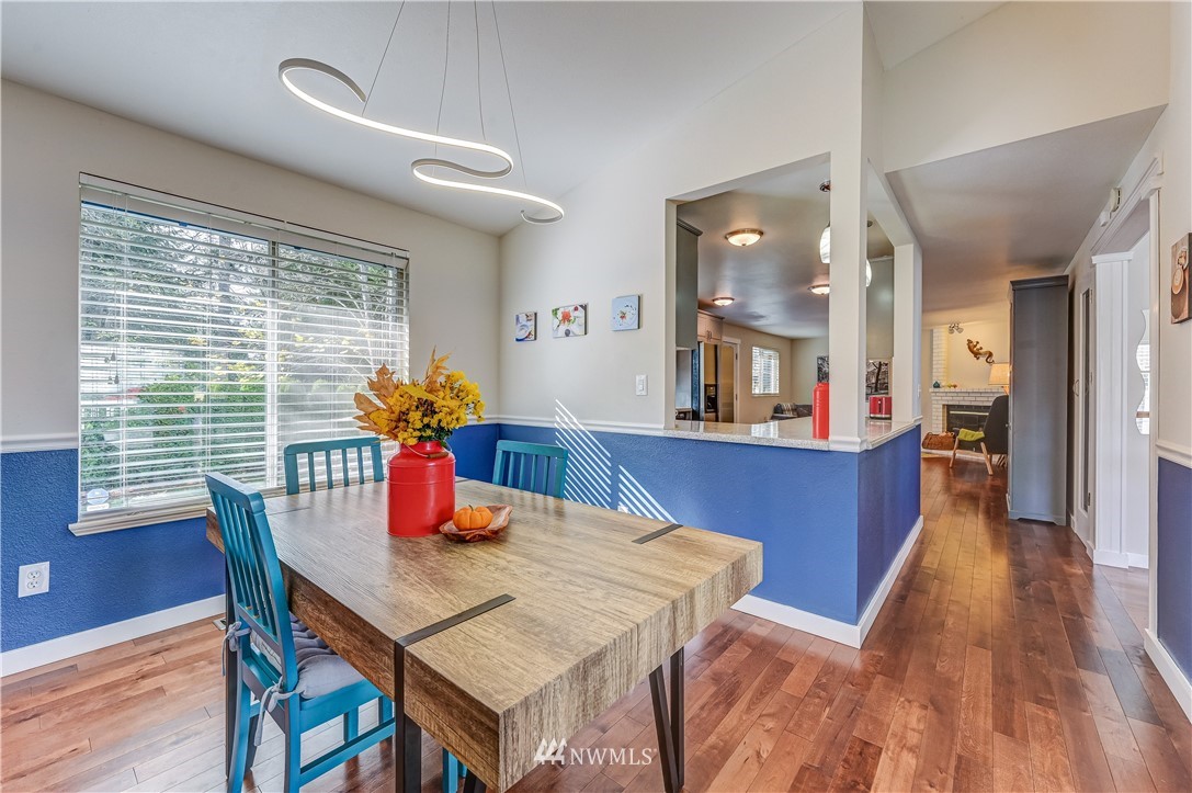 605 213th Street Southwest Bothell, WA 98021 - Photo 5 of 23