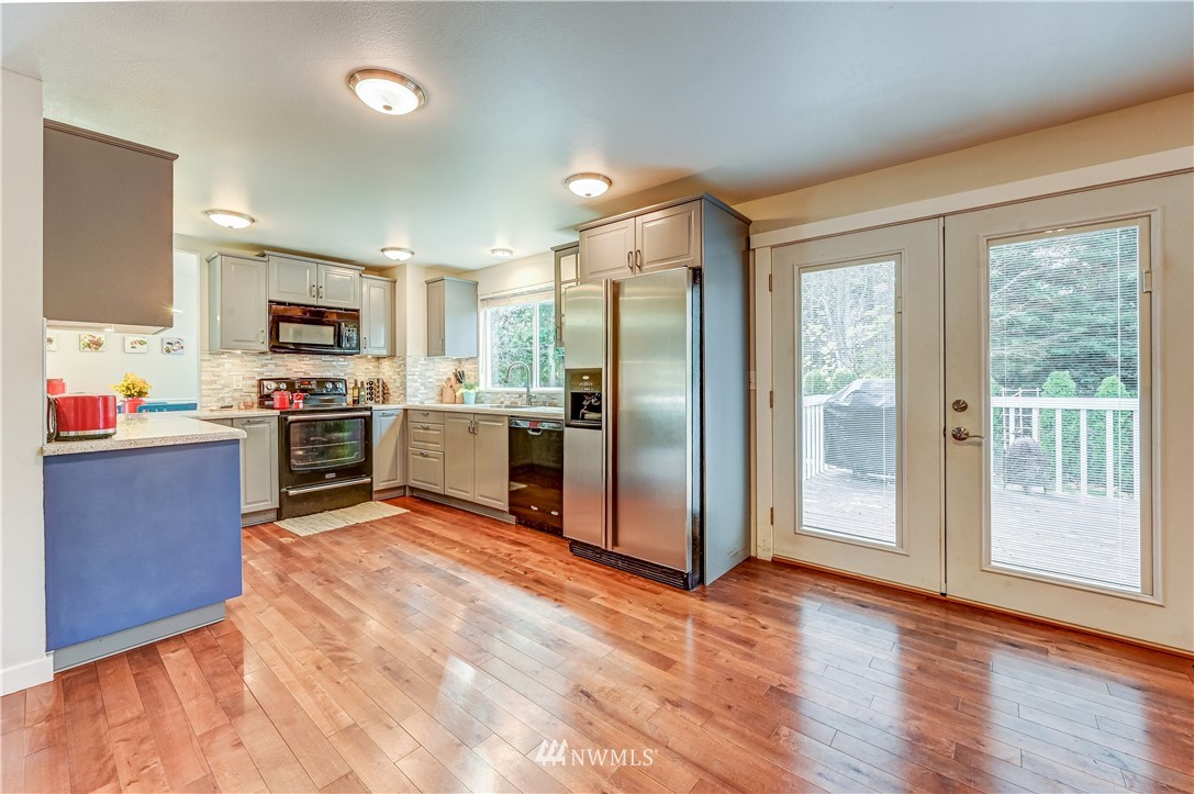 605 213th Street Southwest Bothell, WA 98021 - Photo 6 of 23