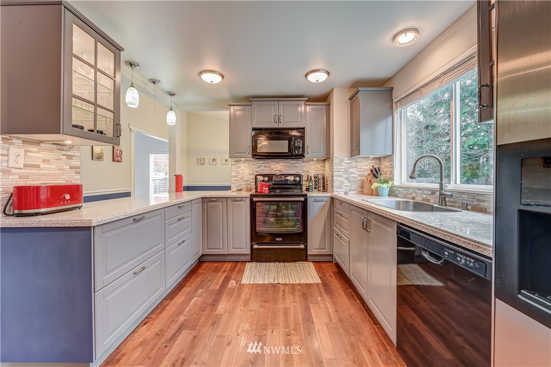 605 213th Street Southwest Bothell, WA 98021 - Photo 7 of 23