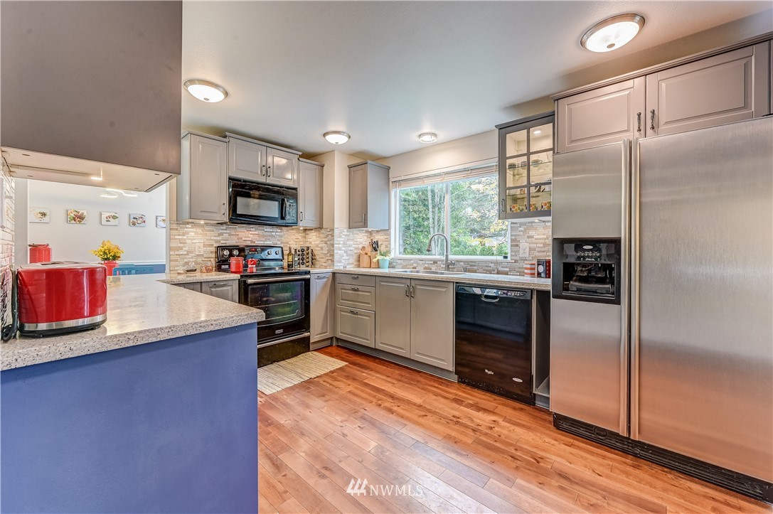 605 213th Street Southwest Bothell, WA 98021 - Photo 8 of 23