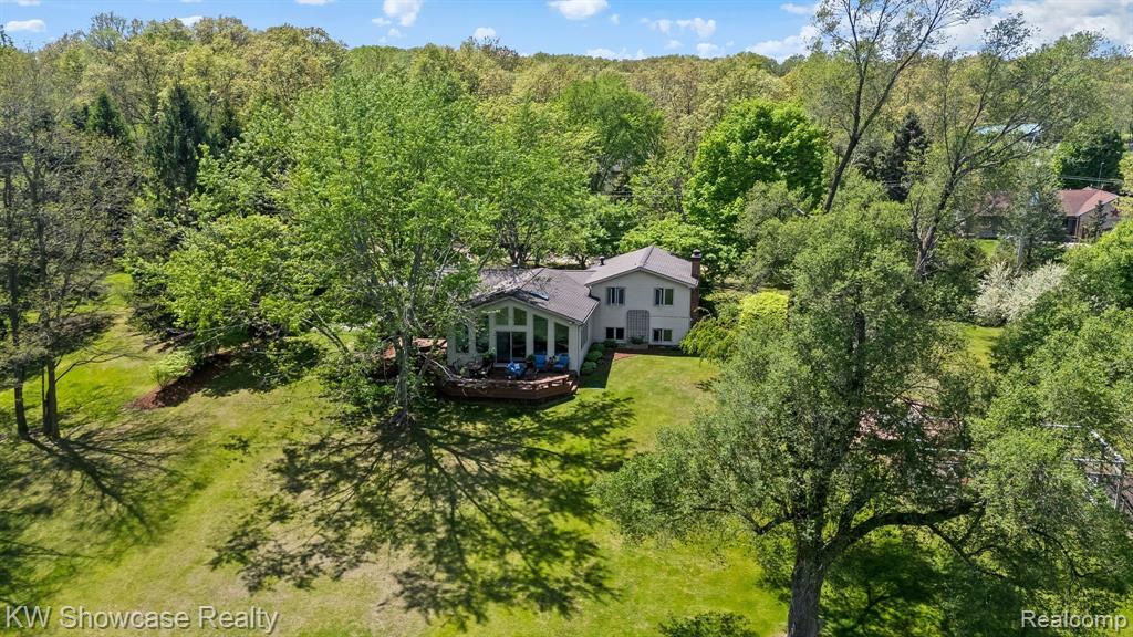 6690 Cuthbert Road White Lake, MI 48386 - Photo 13 of 34 Gallery Image 13