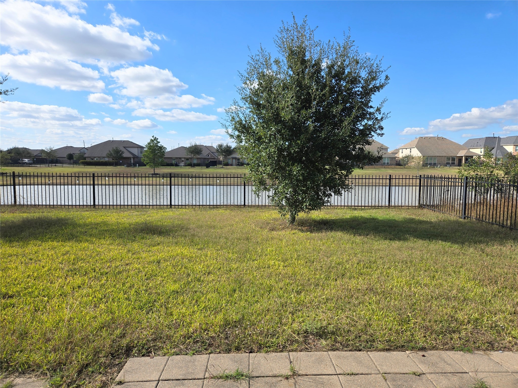 9918 Channel Set Way Rosharon, TX 77583 - Photo 21 of 21 a view of house with a garden