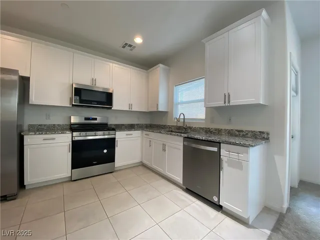 $2,000 | 412 Desert Cadence Street, Henderson, NV 89011