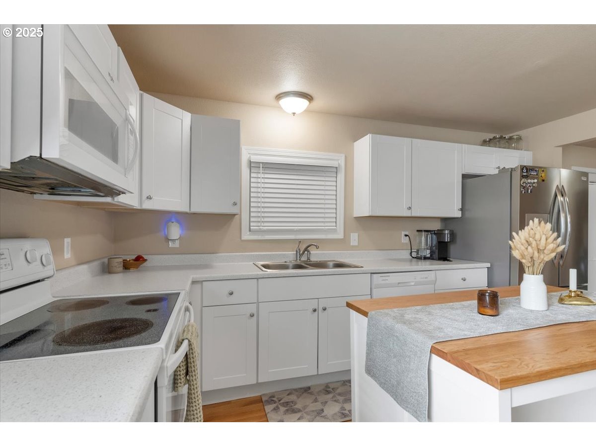 212 Picture Street Independence, OR 97351 - Photo 14 of 36