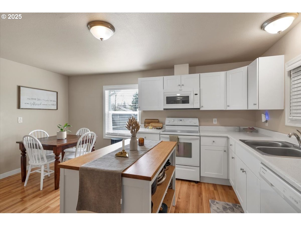 212 Picture Street Independence, OR 97351 - Photo 16 of 36