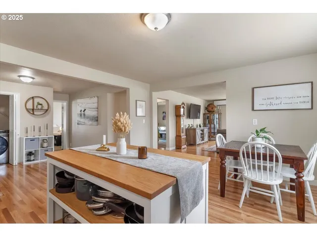 $375,000 | 212 Picture Street, Independence, OR 97351