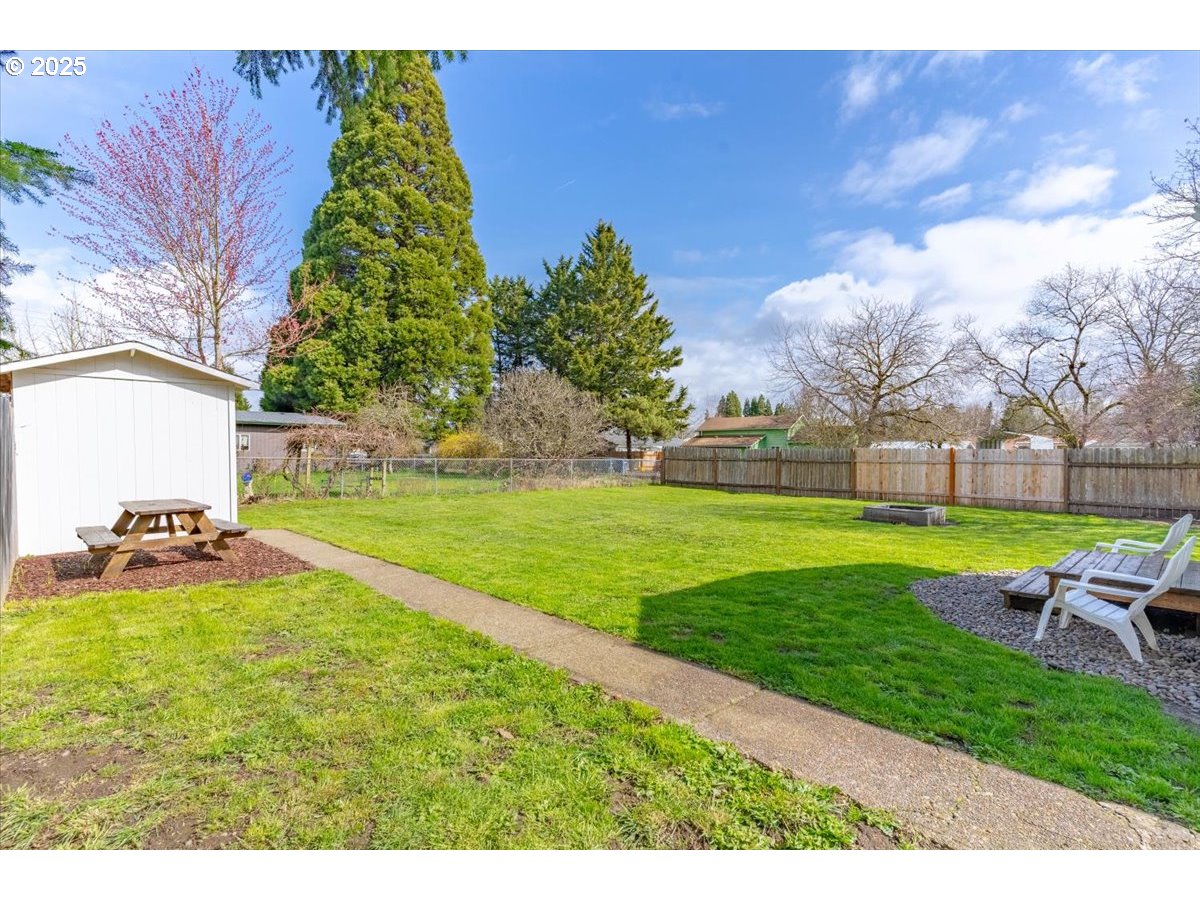 212 Picture Street Independence, OR 97351 - Photo 29 of 36