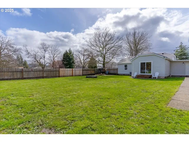 $375,000 | 212 Picture Street, Independence, OR 97351