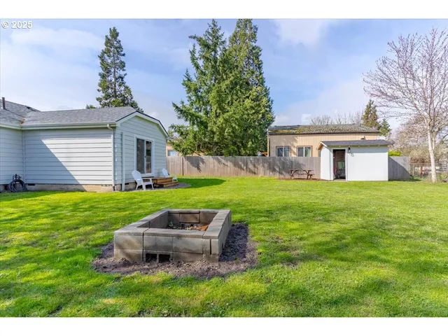 $375,000 | 212 Picture Street, Independence, OR 97351
