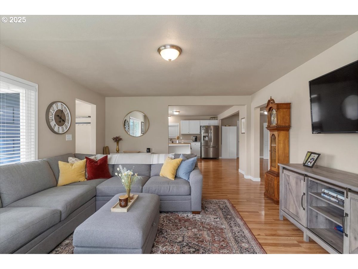 212 Picture Street Independence, OR 97351 - Photo 10 of 36