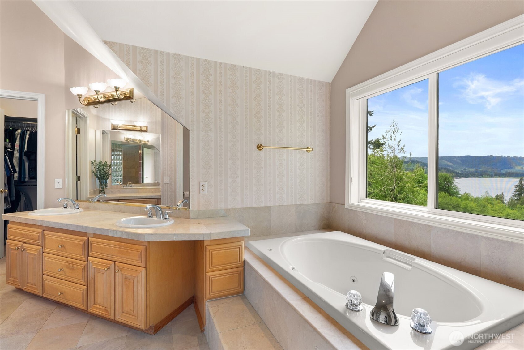 1410 Summit Lake Shore Road Northwest Olympia, WA 98502 - Photo 23 of 40