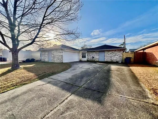 $1,900 | 107 Dixie Circle, Slidell, LA 70458