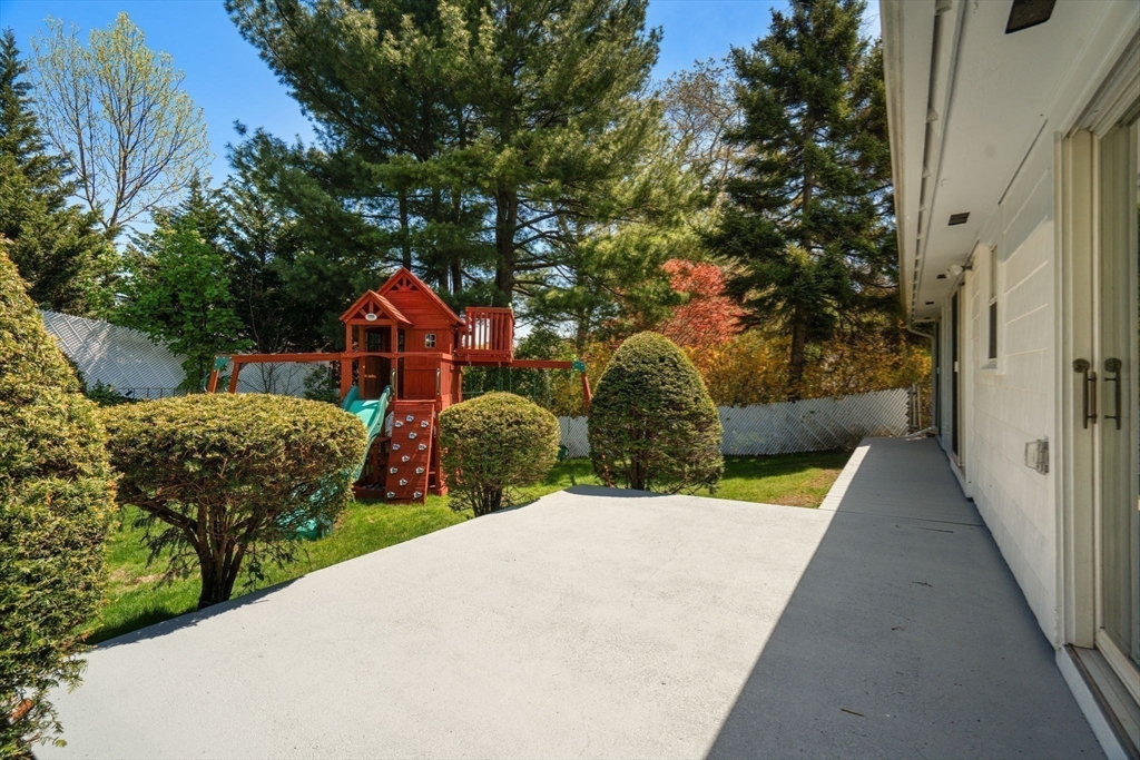 12 Theresa Road Stoneham, MA 02180 - Photo 23 of 26