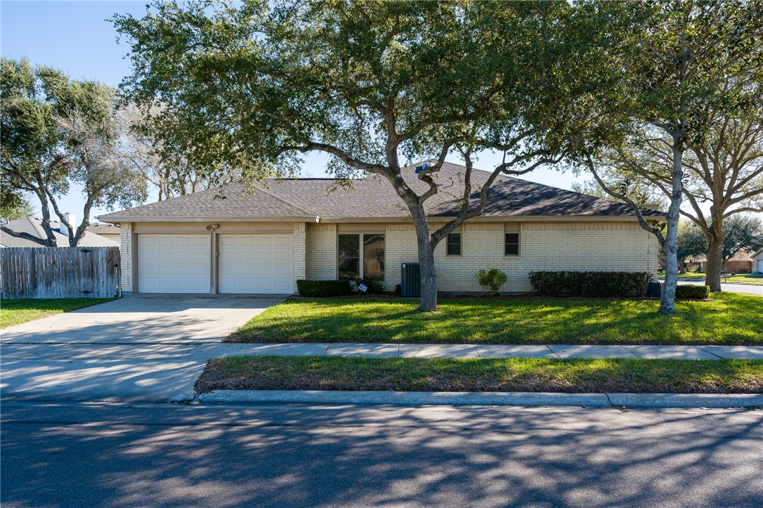 425 Seco Drive Portland, TX 78374 - Photo 2 of 39